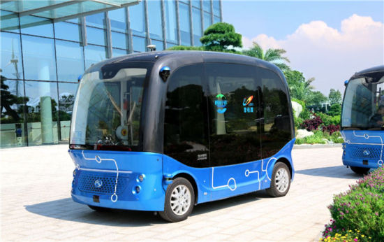 “阿波龙”无人驾驶巴士在潼湖科技小镇投入运营
