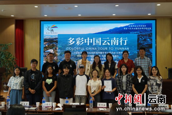中国队夺得杭州亚运会游水女子4×100米自由泳接力金牌