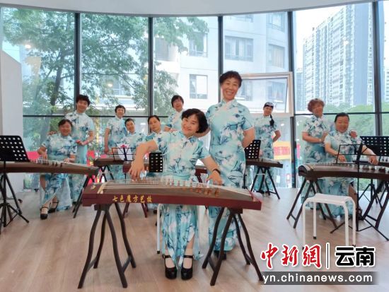 北京路党群服务中心老年大学的文艺课堂。受访者供图